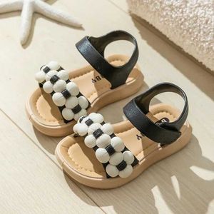 Sandals 2024 New Childrens Slippers Summer Girls and Boys Bathroom Home Beach Shoes Soft Sole Baby SandalsL240510