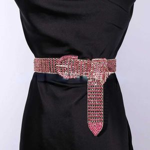 Midjekedjebälten Kvinnor Fashion Belt med full vatten diamant lysande casual party klänning Nya kroppsmycken lyx q240511