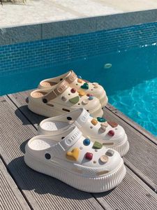 Тапочки Женщины Мужские сады обувь летняя творческая кнопка любви на открытом воздухе против булочка отверстия Ева с толстыми пляжными сандалиями
