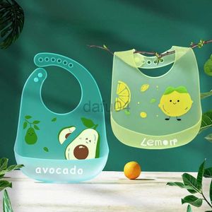 Bibs burp panni impermeabili per neonaio morbido bavagino trasparente silicone saliva gocciola banana alimentazione bavagietto cartone animato stampato burp tessuto a grembiule regolabile d240513