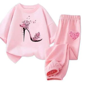 Clothing Sets 2 pieces of girls summer fashion clothing set childrens butterfly high heel short sleeved T-shirt+pants set childrens cotton sportswearL2405L2405