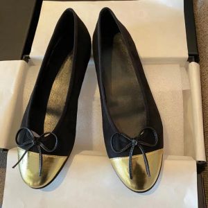 Heiße neue Frankreich Ballett Flats Schuhe Paris Brand Designerin Black Ballet Schuhe Frauen Frühling gesteppte echte Lederschlupf auf Ballerina Luxus runde Zehen Damen Kleidschuhe