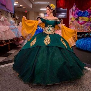 Изумрудные зеленые платья Quinceanera с плеча с коротким рукавом платья с золотой аппликацией Элегантное сладкое 16 -годнем платье 20 273G