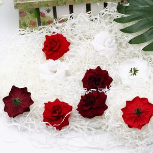 Flores decorativas 20pcs 4,8cm Velvet Rose Simulation Flor Head para cocar de corpete de vestido de decoração de casamento diy