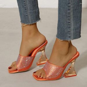 Terlik turuncu şeffaf topuklar 11 cm kadınlar için seksi 2024 moda kristal rhinestone sandaletler bayanlar açık ayak parmağı slaytlar katır