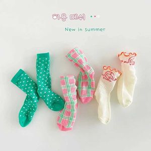 Barnstrumpor Spring and Summer Socks Childrens Mesh Socks Childrens and Girls Calf Längd Polka Dot Socks 3 Par/Bag D240513