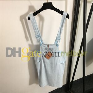 Designerinnen -Frauen -Gurtkleid Luxusbrief ärmellose Denim Kleid Fashion Himmelblau -Klammer Röcke Kurzer Jeansrock