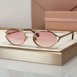 Heiße Damen Sonnenbrille für den Sommer beliebter 52Y Designer Stilvoller Outdoor-Stil UV400 Anti-Ultraviolet Mode Catwalk Metal Oval Small Rahmen Gläser zufälliger Box