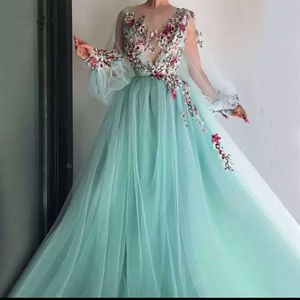 2020 Ny Pretty Mint Green Floral Embroidery Lace Prom Dresses Puff Full ärmar Illusion O-Neck A-Line Party Dress Vestido Formatura 3438
