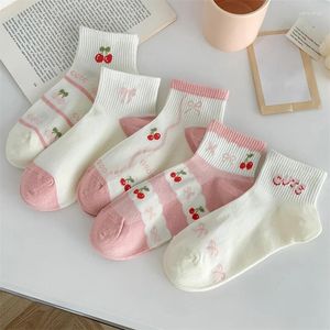 Donne calzini di stile Korean Style Trends Cherry Kawaii Casual Caviera Sweet Girl Bread Girls Elastic