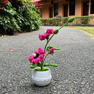 装飾的な花かぎ針編みホリーホックポット人工植物ホームガーデンルームパーティーデスクトップ装飾アクセサリーの手作業のかわいいギフト