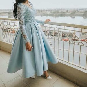 Jasnoniebieska krótka sukienka na studniówkę z iluzją długie rękawy Midi Formal Evening Dress Arabic Party Eleganckie suknie 259D