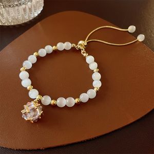 Natürliches Kristallarmband für Frauen weißer Opal Stein Perle Mode Glückswuchs Schmuckstücke Geschenk Geschenk