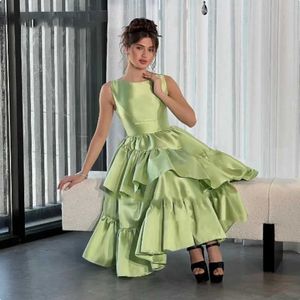 Runway Dresses Green O-neck layered A-line elegant and minimalist formal evening dress Saudi Arabia slim fit satin luxurious ball dress 2024