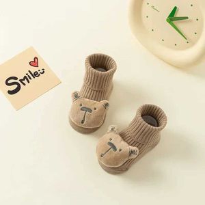 Barnstrumpor Baby Socks Winter and Autumn Anti Slip Floor Socks Newborn Baby Cartoon 3D Doll Toddler Socks D240513