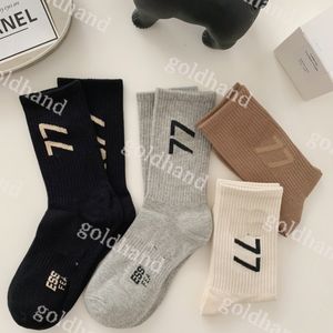 Tide Brand Mens Sock Fashion Breathable Sport Scoks Designer Men Women Cotton Sock Letter Embroidery Socks