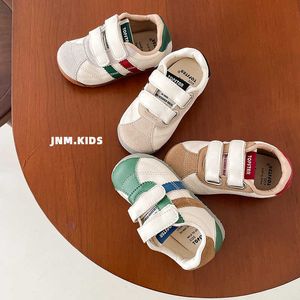 Sneakers TS Childrens Forrest Gump Shoes 2023 Autumn New Boys and Girls Casual Board Korean Edition Velcro Baby Canvas H240513
