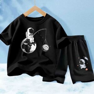 Kläder set sommarbarn roligt astronaut fiske månkläder 2-del set baby bomull t-shirt+shorts set pojkar sportkläder2405l2405