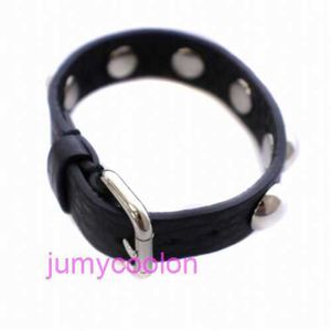 High Luxury Valetno and High Quality Versions Designer Letter Quadtapered Fashion Features Unisex Bracelets Red Stud Bangle Leather Black Blackbm Used