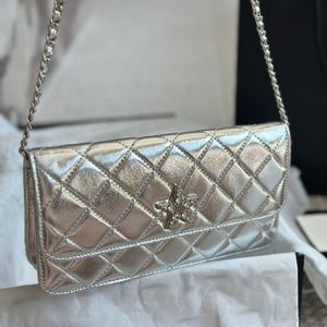 Women Designer Woc Wallet Bag Diamonds Star Decoration Justerbar Buckle Woven Chain Silver Hardware Quilted Luxury Card Holder Shoulder Cross Handbag 22x12cm