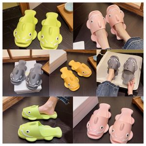 2024 Designer engraçado Slippers personalizados homens vestindo externamente na casa de verão rosa non slip de solteiro de sola de sola de solo de bomba, sentindo sandália fria para mulheres