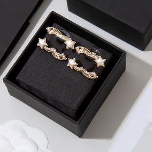 デザイナーパールチャームスタッドイヤリング豪華なC-letterpperated Copper Hoop Earrings RoundEarringLoop Inlaid Crystal Fashion Jewelry