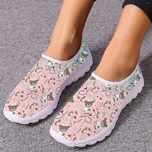 Casual Shoes Instantarts Women's Flats Nursing Cartoon Gradient Nurses Bear Print Mesh Breath Loafers Summer Beach Söta kvinnliga skor