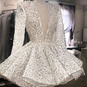 Verklig bild spetscocktailklänningar långa ärmar pärlstav minikjol korta prom klänningar djup v hals kändis klänning 2716