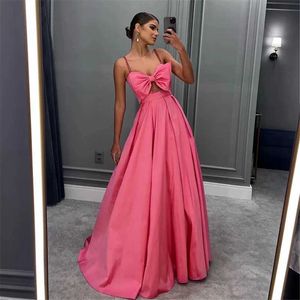 Landebahnkleider formales rosa Ballkleid mit Bogen Saudi Arabian Abendkleid A-Linie Satin Sling Spezialpartykleid lang 2024 neu