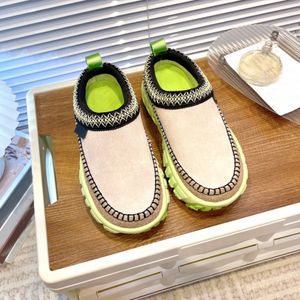 مصمم نساء صندل الفاخرة الفاخرة ، سميكة الوحيدة أحذية غير رسمية منخفضة Tozz Tazz Slippers الكلاسيكية الإطارات الرياضية أحذية غير رسمية أزياء مريحة الحجم 35-40