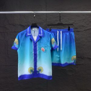 カサブランカデザイナーボタンアップシャツメンTシャツセットプリントメンズカジュアルシャツとショートレディースルーズシルクシャツ高品質のティーサマーツアーメンズTシャツサイズターンM-3XL