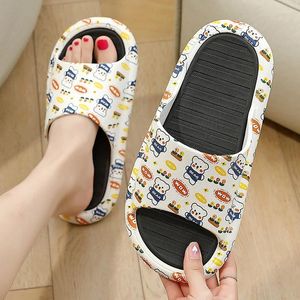 Terlik Ev Kadın Yaz Ayı Sevimli Kawaii Sandalet Anti-Slip Kalın Alt Yumuşak İç Mekan Dış Mekan Komik Rahat Aşınma Direnci