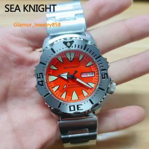Штаны Sea Knight Monster v2 Men Diver Watch Sapphire 200 метров водонепроницаемых оранжевого циферблата из нержавеющей стали NH36 Автоматические механические наручные часы