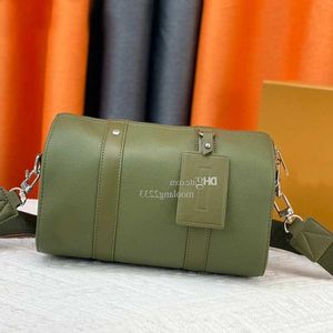 10a mode 2024 Pocket Designer väskor grön handväska axel keepall väska nya stad kvinnliga män pu läder keepall resor tote ut varje dag qbsx