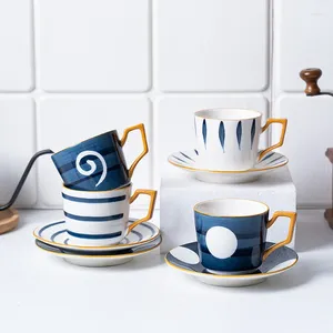 Canecas de canecas de duas peças pintadas de café em cerâmica pintadas com estilo japonês e chá de café da manhã
