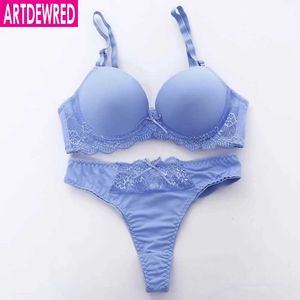 Bras Sets New sexy seamless integrated intimate bra and simple underwear suitable for women ladies and push up dress bra sets Y240513