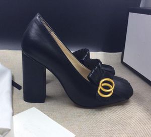 Klasik Highheeled Tekne Ayakkabı Tasarımcı Ayakkabı Deri Kalın Topuk Yüksek Topuklu 10cm 100 Cowhide Püsküller Yuvarlak Kafa Metal Düğmesi Kadın5546012
