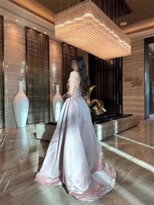 Sukienki z pasa startowego mopping piłka z imprezą z bajki na ramię elegancka plisowana satyna bez ramiączek formalna sukienka wieczorowa 2024 NOWOŚĆ