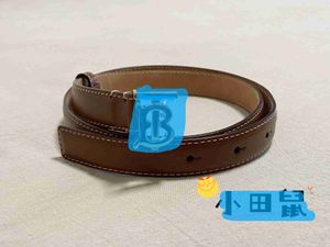 Designer Barbaroy Belt Fashlelelele Genuine Leather Belt Buckle Head Business Versátil Cinturão feminino