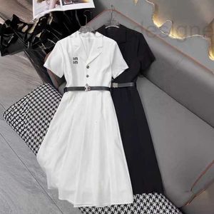 Vestidos casuais básicos Marca de designer Nanyou Moda Moda Salia 24 Primavera/verão MIU Estilo desgaste da letra bordada de botão bordado Coloque de colar