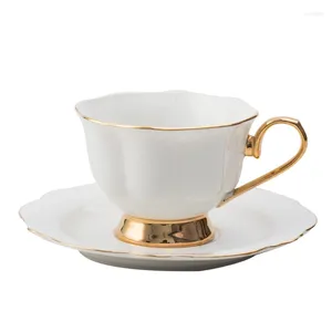 Cups Saucers Hand-painted Golden Handle Tea Cup & Saucer Set With Spoon European Simple Gold Rim Coffee Mugs Luxury Concentrate Porcelain