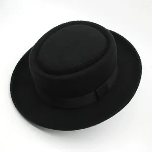 BERETS 2024 HAT SAILOR BOATER CAPS Fedora Trilby Sunhat Sunbonnet Panama Men Women Formal Hats