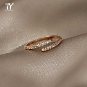 Anelli nuziali Minimalista geometrico in oro rosa rosa femminile colorato gioielli di moda coreana Nuovi accessori gotici Girls Girls Simple Ring Set Q240511
