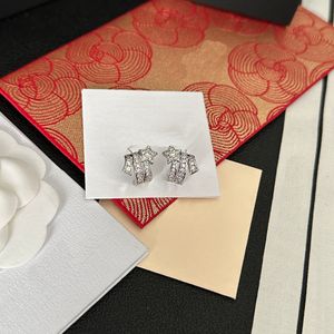 Butik 925 srebrne earstuds projektant marki Nowy trend mody Earstuds Wysokiej jakości diamentowy projekt gwiazdy Earstuds z przyjęciem urodzinowym pudełka