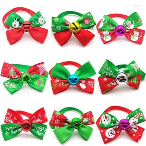 Dog Apparel 30/50 PCS Acessórios de cachorro para o produto de animais de estimação de festa de natal com bell