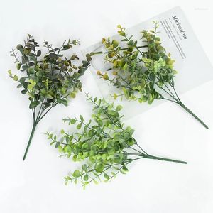 Dekorativa blommor konstgjorda eukalyptus lämnar växt gäng gren plast gröna växter bröllop fest borddekor hem trädgård diy dekoration