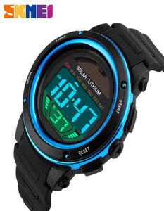 Skmei Outdoor Sport Watch Men Solar PUストラップ腕時計メンズクロノグラフアラーム