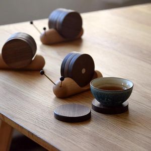 Tea Trays 4pcs/lot Nordic Style Solid Wood Snail Wooden Tray Magnetic Cartoon Black Walnut Cup Pads Home Office Decoration