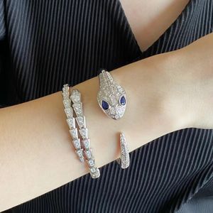 Pulseira de luxo Frete folhas de gabarinete de trevo de folhas para feminino Bangle Woman Momen Mulheres Jóias de ouro Bolga de diamante Chain Festival Festival de namorada