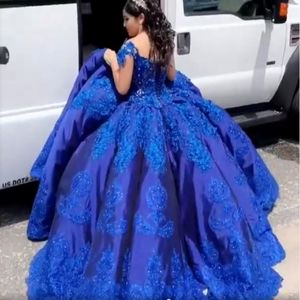 Królewskie Blue Satin Charro Quinceanera Sukienki babeczki balowe suknie balowe 2021 Off the ramion koronkowy kryształ meksykańska sweet 16 sukienka vestidos 2834